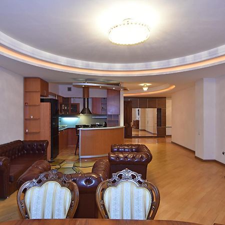 Rent Inn Yerevan On North Avenue ภายนอก รูปภาพ