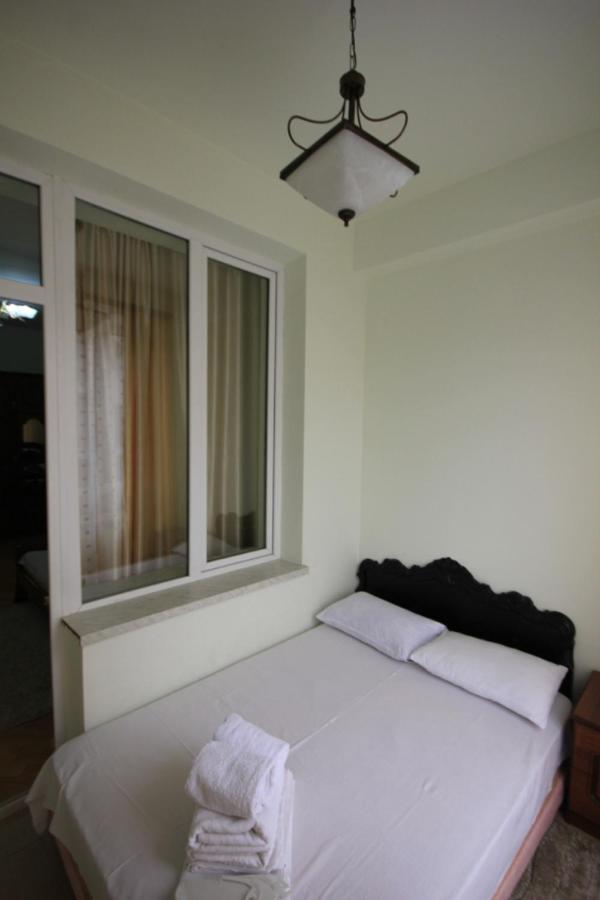 Rent Inn Yerevan On North Avenue ภายนอก รูปภาพ