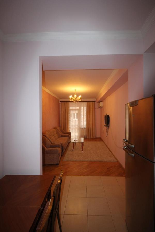 Rent Inn Yerevan On North Avenue ภายนอก รูปภาพ