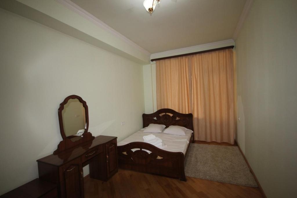 Rent Inn Yerevan On North Avenue ภายนอก รูปภาพ
