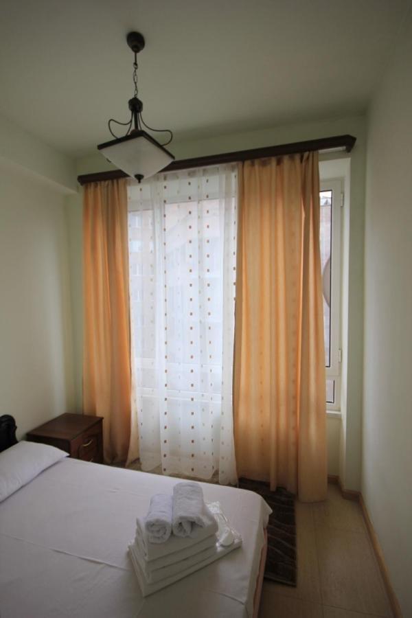 Rent Inn Yerevan On North Avenue ภายนอก รูปภาพ
