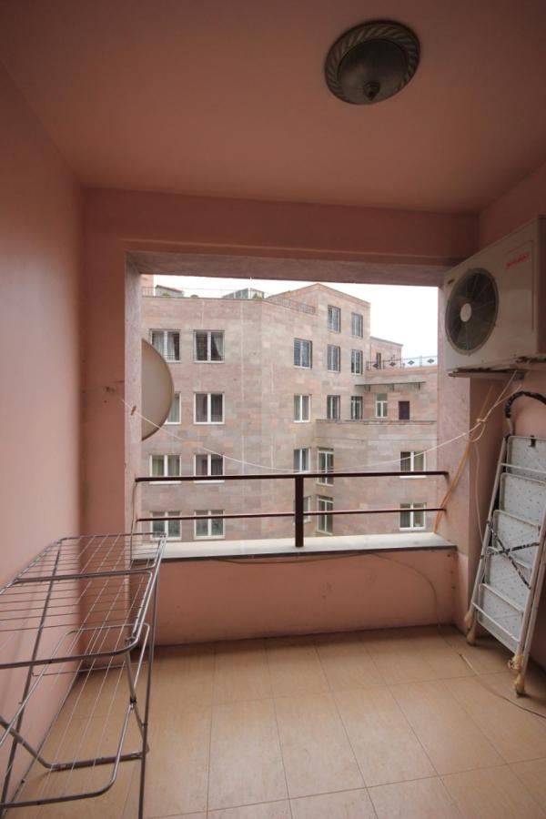 Rent Inn Yerevan On North Avenue ภายนอก รูปภาพ