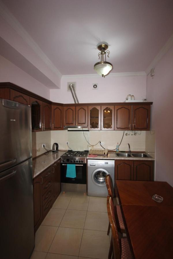 Rent Inn Yerevan On North Avenue ภายนอก รูปภาพ