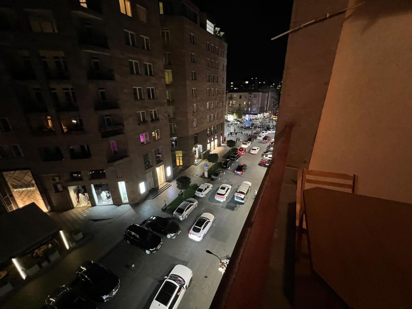 Rent Inn Yerevan On North Avenue ภายนอก รูปภาพ