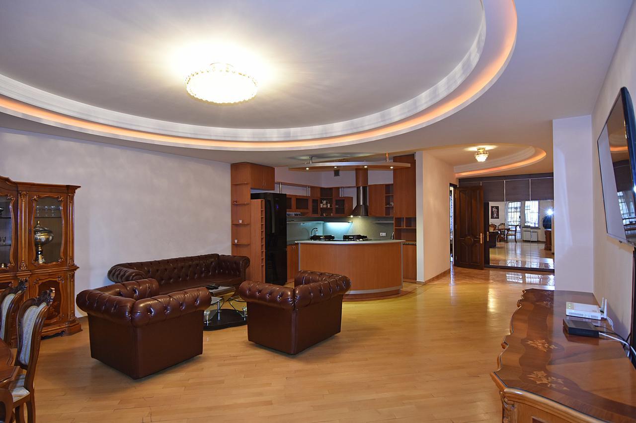 Rent Inn Yerevan On North Avenue ภายนอก รูปภาพ