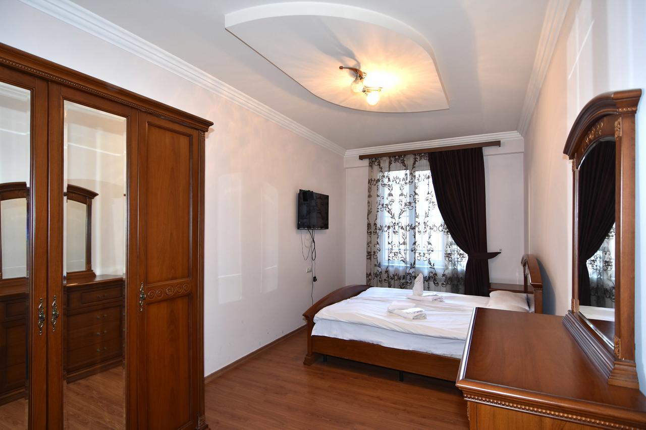 Rent Inn Yerevan On North Avenue ภายนอก รูปภาพ