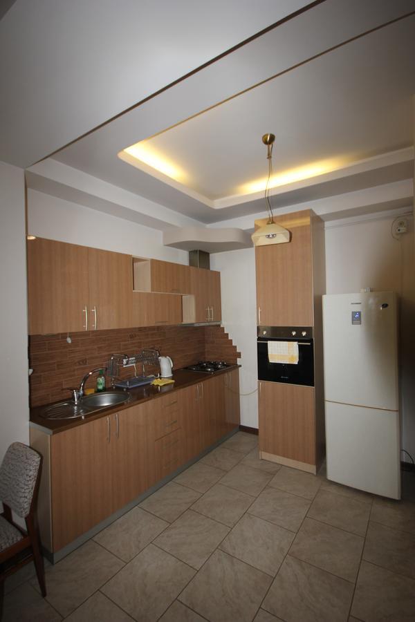 Rent Inn Yerevan On North Avenue ภายนอก รูปภาพ