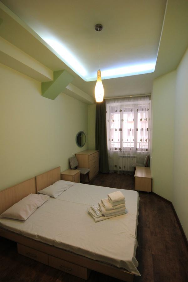 Rent Inn Yerevan On North Avenue ภายนอก รูปภาพ